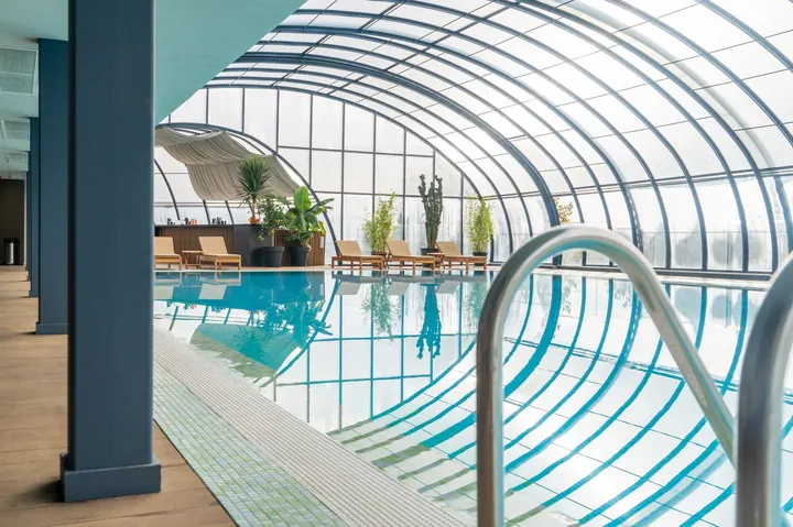 Pool with panoramic glazing